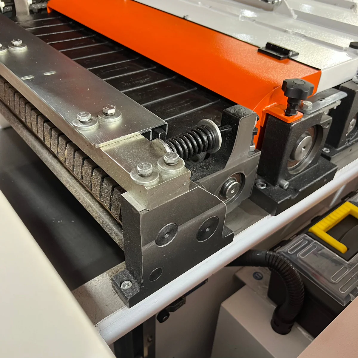 560mm 22"ToughCut Industrial Thicknesser Ilmenite 560D - Image 9