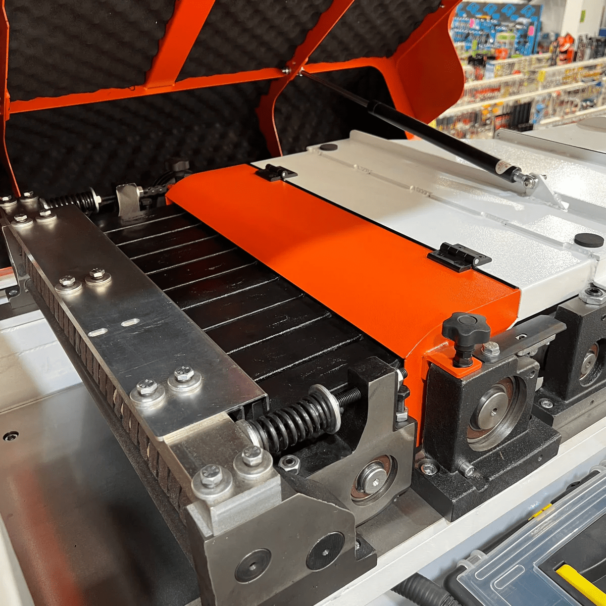 560mm 22"ToughCut Industrial Thicknesser Ilmenite 560D - Image 5