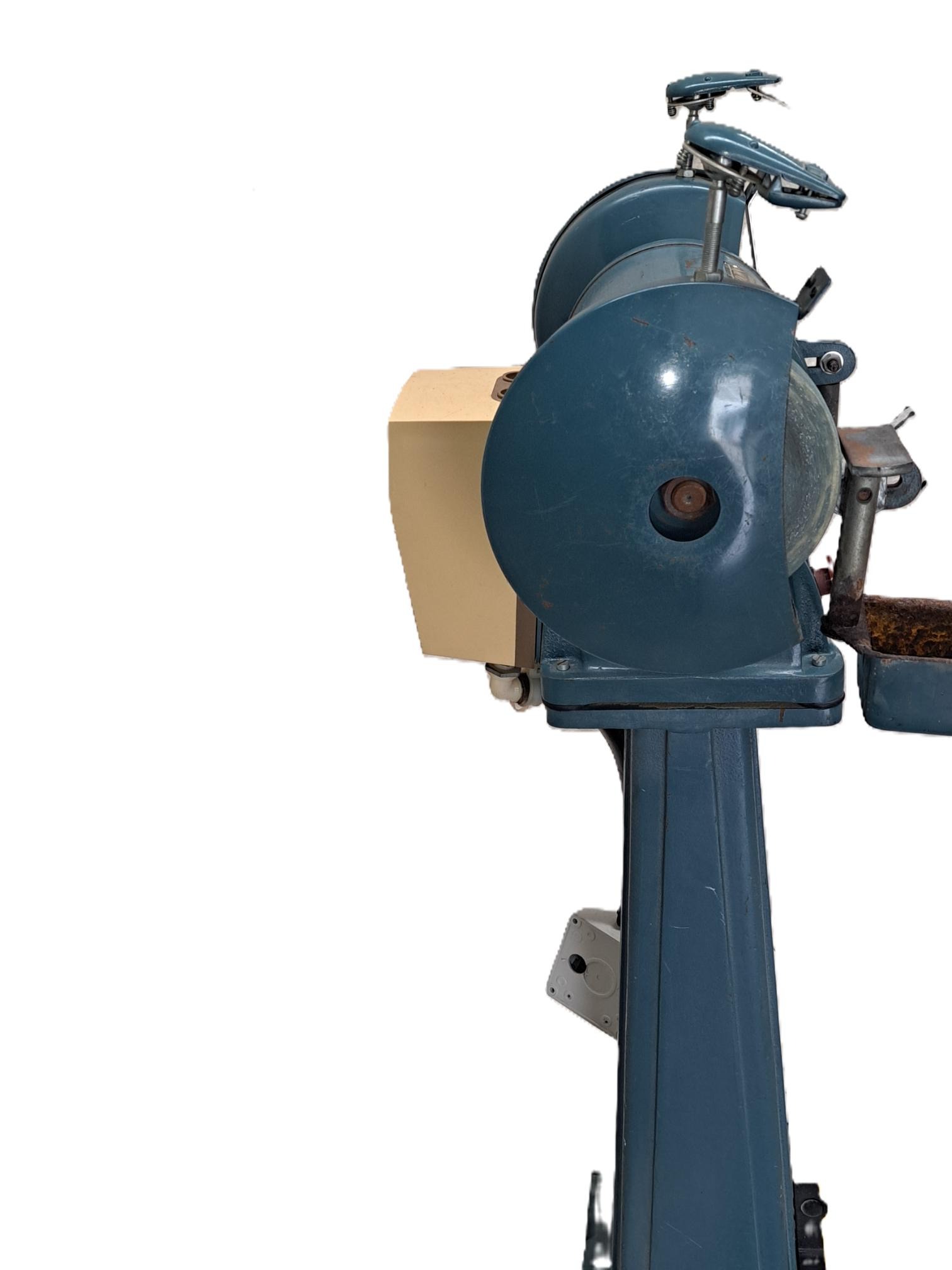 Waldown 200mm Pedestal Grinding/Buff - Image 3